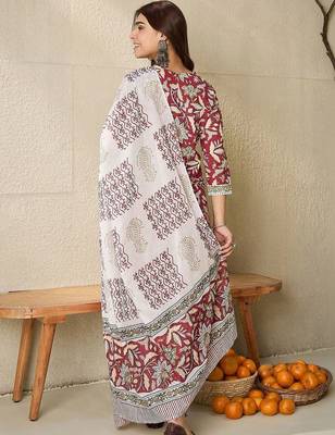 Women Floral Printed Regular Thread Work Pure Cotton Kurta with Trousers & With Dupatta 5