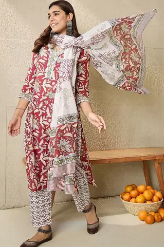 Women Floral Printed Regular Thread Work Pure Cotton Kurta with Trousers & With Dupatta