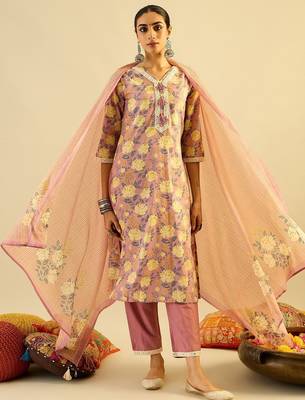Women Floral Printed Regular Thread Work  Cotton Kurta with Trousers & With Dupatta 4