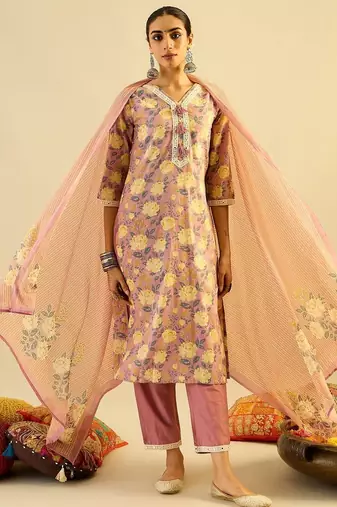 Women Floral Printed Regular Thread Work  Cotton Kurta with Trousers & With Dupatta