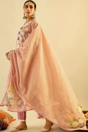Women Floral Printed Regular Thread Work  Cotton Kurta with Trousers & With Dupatta