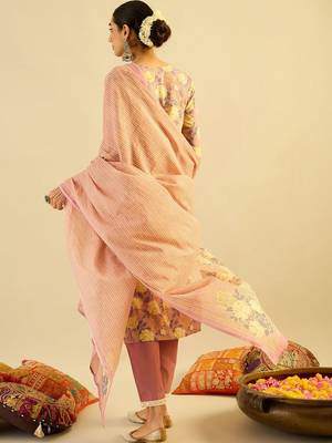 Women Floral Printed Regular Thread Work  Cotton Kurta with Trousers & With Dupatta 6