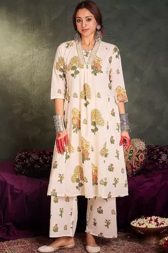 Women Floral Printed Pleated Thread Work Pure Cotton Kurta with Trousers