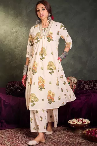 Women Floral Printed Pleated Thread Work Pure Cotton Kurta with Trousers