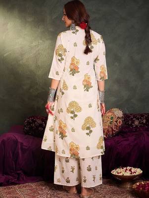 Women Floral Printed Pleated Thread Work Pure Cotton Kurta with Trousers 5