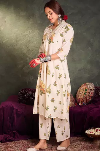 Women Floral Printed Pleated Thread Work Pure Cotton Kurta with Trousers