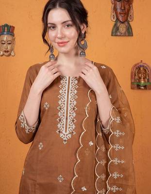 Women Ethnic Motifs Embroidered Thread Work Kurta With Trousers & Dupatta 1
