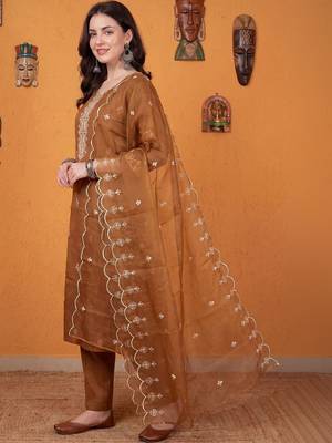 Women Ethnic Motifs Embroidered Thread Work Kurta With Trousers & Dupatta 3