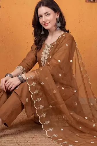 Women Ethnic Motifs Embroidered Thread Work Kurta With Trousers & Dupatta