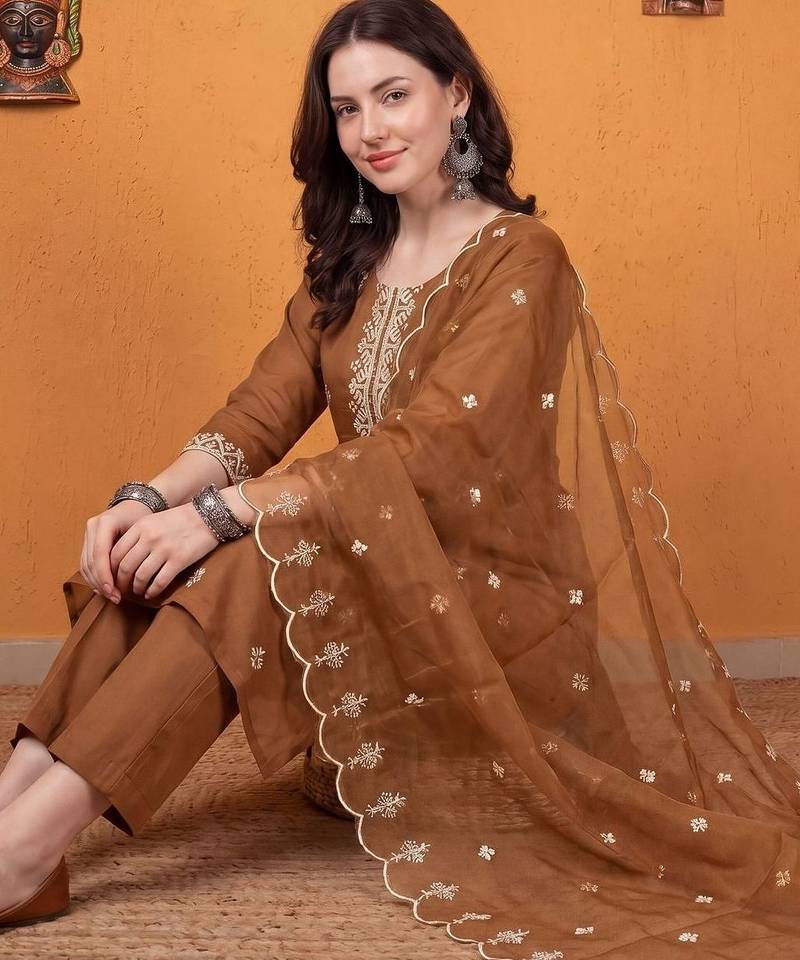 Women Ethnic Motifs Embroidered Thread Work Kurta With Trousers & Dupatta