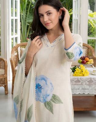 Women Floral Printed Regular Thread Work Linen Kurta with Trousers & With Dupatta 2