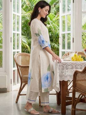 Women Floral Printed Regular Thread Work Linen Kurta with Trousers & With Dupatta 3