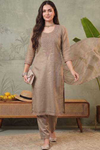 Women Ethnic Motifs Embroidered Regular Thread Work Kurta with Trousers & With Dupatta