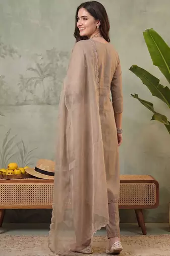 Women Ethnic Motifs Embroidered Regular Thread Work Kurta with Trousers & With Dupatta