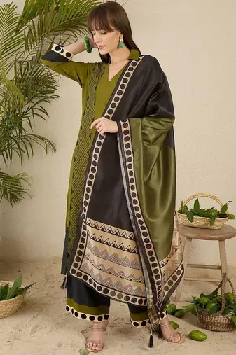 Women Printed Regular Kurta with Palazzos & With Dupatta