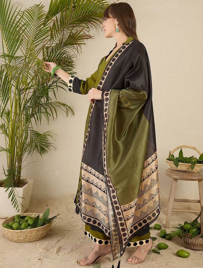 Women Printed Regular Kurta with Palazzos & With Dupatta