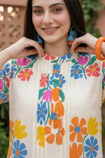 Women Floral Printed Regular Pure Cotton Kurta with Trousers
