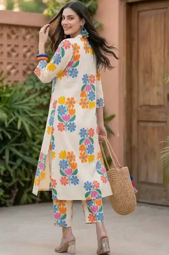 Women Floral Printed Regular Pure Cotton Kurta with Trousers