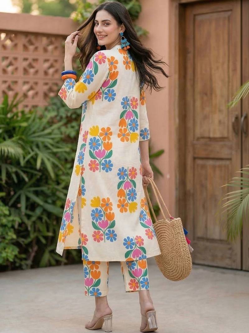Women Floral Printed Regular Pure Cotton Kurta with Trousers