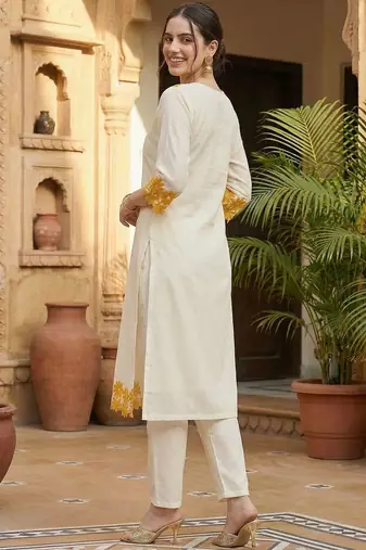 Women Floral Embroidered Regular Thread Work Pure Cotton Kurta with Trousers