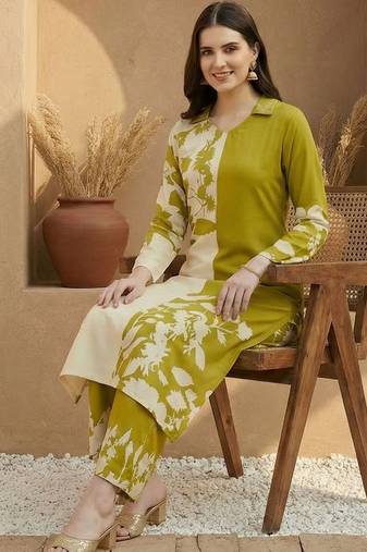 Women Ethnic Motifs Printed Regular Thread Work Kurta with Palazzos