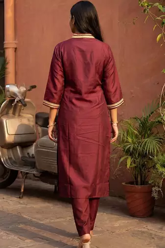 Women Regular Kurta with Trousers