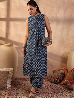 Women Printed Regular Pure Cotton Kurta with Palazzos 1