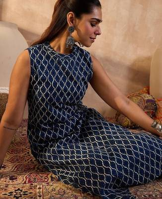 Women Printed Regular Pure Cotton Kurta with Palazzos 5
