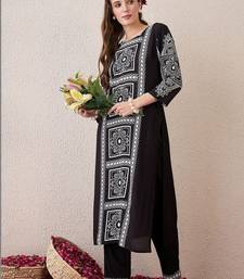 Women Floral Printed Regular Kurta with Trousers