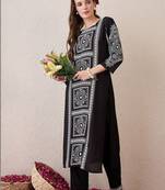 Women Floral Printed Regular Kurta with Trousers