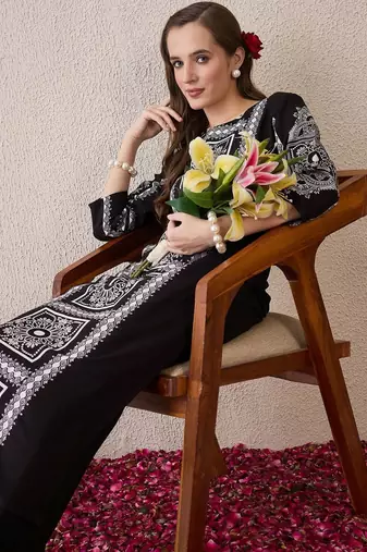 Women Floral Printed Regular Kurta with Trousers