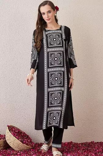 Women Floral Printed Regular Kurta with Trousers