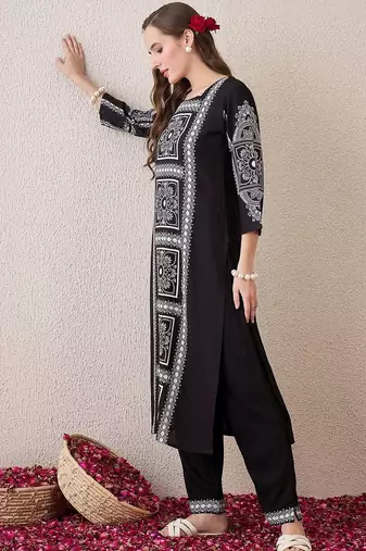 Women Floral Printed Regular Kurta with Trousers