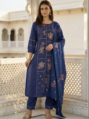 Women Floral Embroidered Regular Thread Work Kurta with Trousers & With Dupatta 1