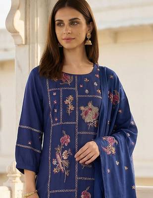 Women Floral Embroidered Regular Thread Work Kurta with Trousers & With Dupatta 2
