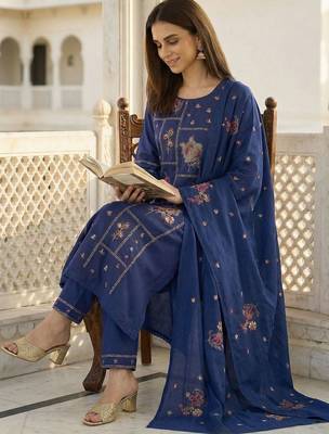 Women Floral Embroidered Regular Thread Work Kurta with Trousers & With Dupatta 4