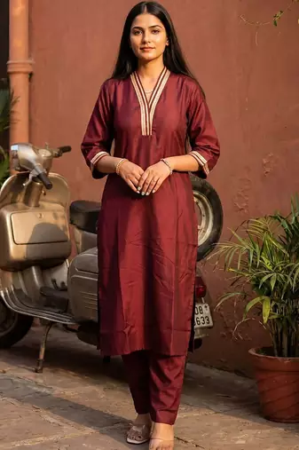 Women Regular Thread Work Kurta with Trousers
