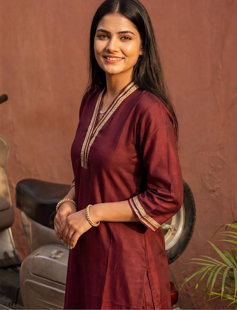 Women Regular Thread Work Kurta with Trousers