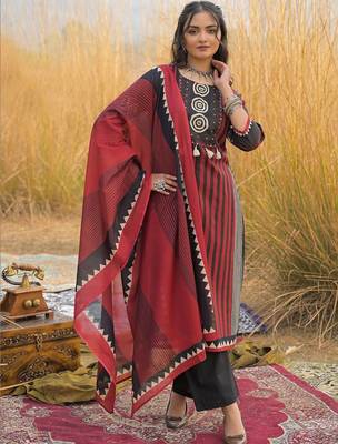 Red Printed Straight Kurta Trousers Dupatta Set Kurta Sets 5