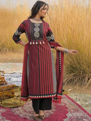 Red Printed Straight Kurta Trousers Dupatta Set Kurta Sets 6