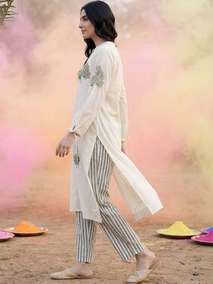 Women Ethnic Motifs Embroidered Regular Thread Work Pure Cotton Kurta with Trousers 3