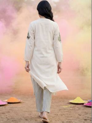 Women Ethnic Motifs Embroidered Regular Thread Work Pure Cotton Kurta with Trousers 4