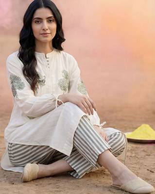 Women Ethnic Motifs Embroidered Regular Thread Work Pure Cotton Kurta with Trousers 5