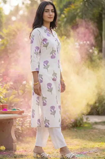 Women Floral Printed Regular Pure Cotton Kurta with Trousers