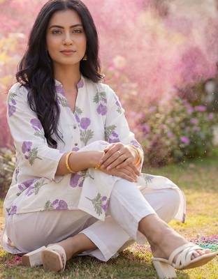 Women Floral Printed Regular Pure Cotton Kurta with Trousers 5