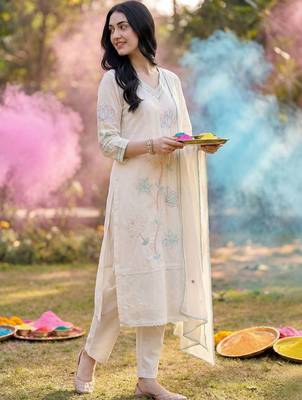 Women Ethnic Motifs Embroidered Regular Thread Work Kurta with Trousers & With Dupatta 3