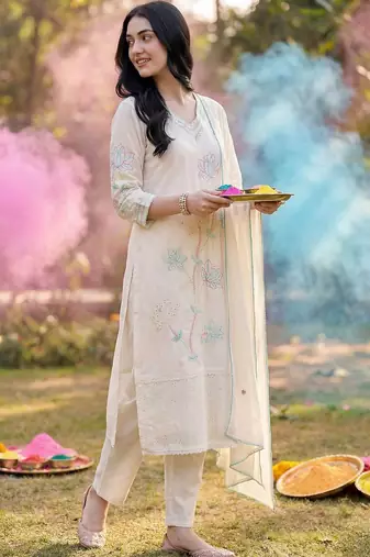 Women Ethnic Motifs Embroidered Regular Thread Work Kurta with Trousers & With Dupatta