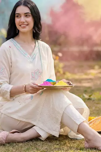 Women Ethnic Motifs Embroidered Regular Thread Work Kurta with Trousers & With Dupatta