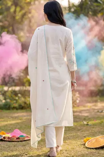 Women Ethnic Motifs Embroidered Regular Thread Work Kurta with Trousers & With Dupatta
