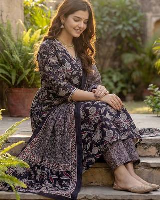 Women Floral Printed Angrakha Pure Cotton Kurta with Trousers & With Dupatta 5